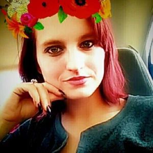 Meet your Posher, Caitlin